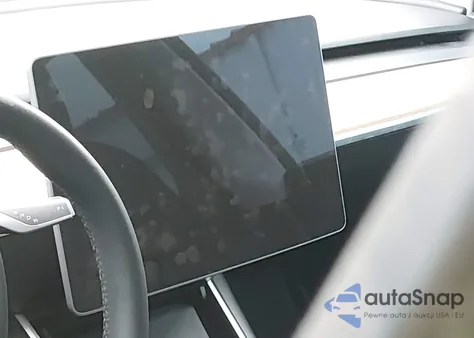 2021 Tesla Model Y Long Range Dual Motor All-Wheel Drive z USA, uszkodzony, nr VIN 5YJYGDEE4MF092621